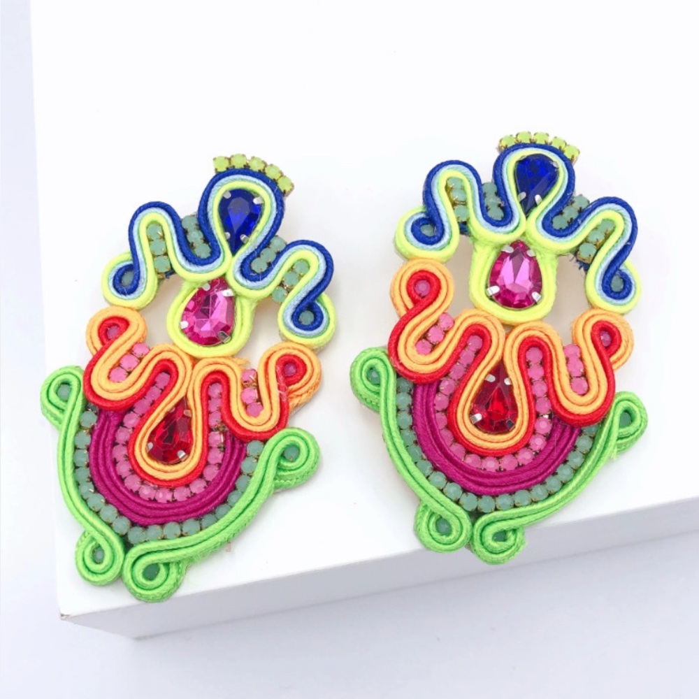 🐣NWT Treasured Jewels Colorful Statement Earrings
